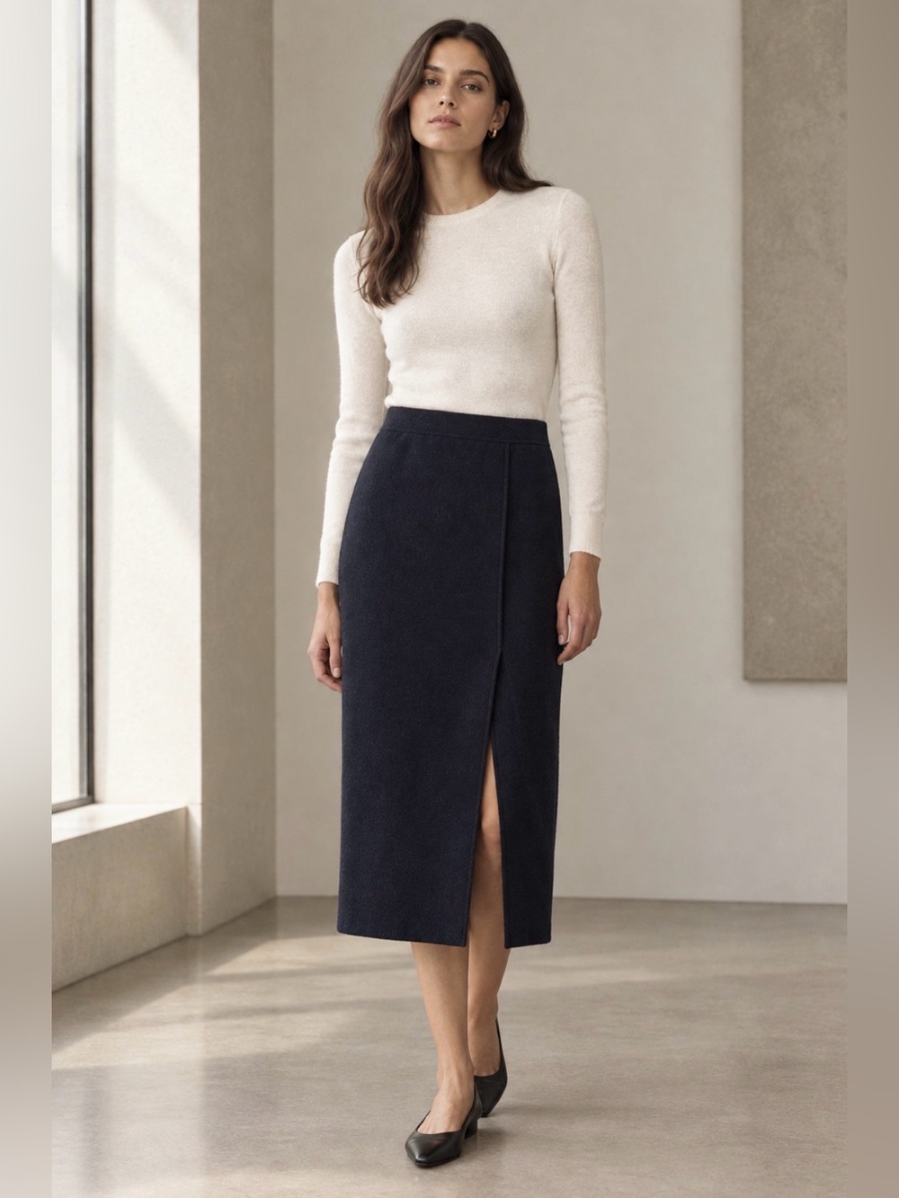 Vintage Escada luxurious cashmere/wool Navy Midi Pencil Skirt with Front Slit,34